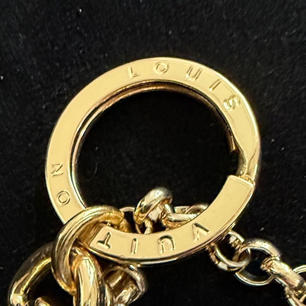 Louis Vuitton Gold and Red Heart Key Holder - Picture 6 of 7
